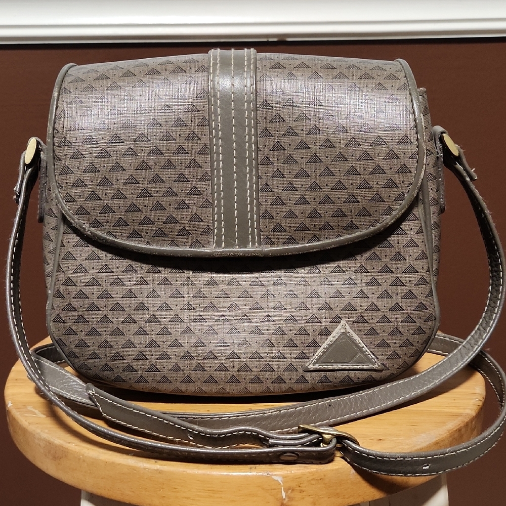 Vintage 1984 Liz Claiborne Crossbody Logo Purse